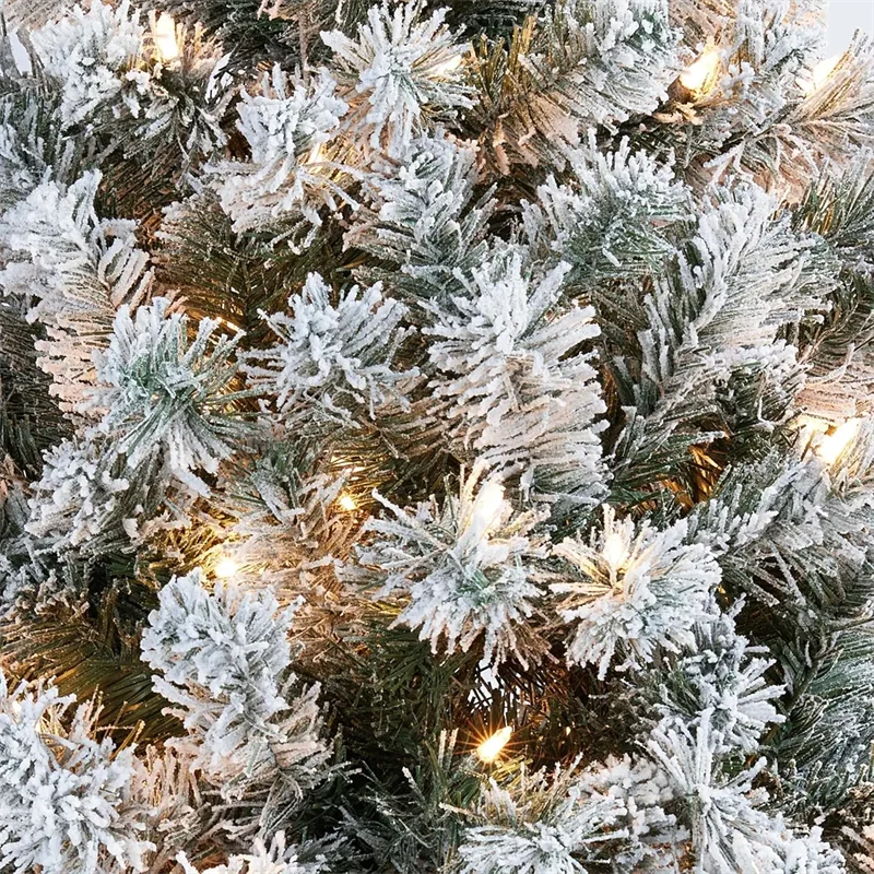 Árvore de Natal enorme artificial de 13 pés, árvore de Natal pré-iluminada flocada com neve com 2800 pontas de galhos, 900 luzes incandescentes